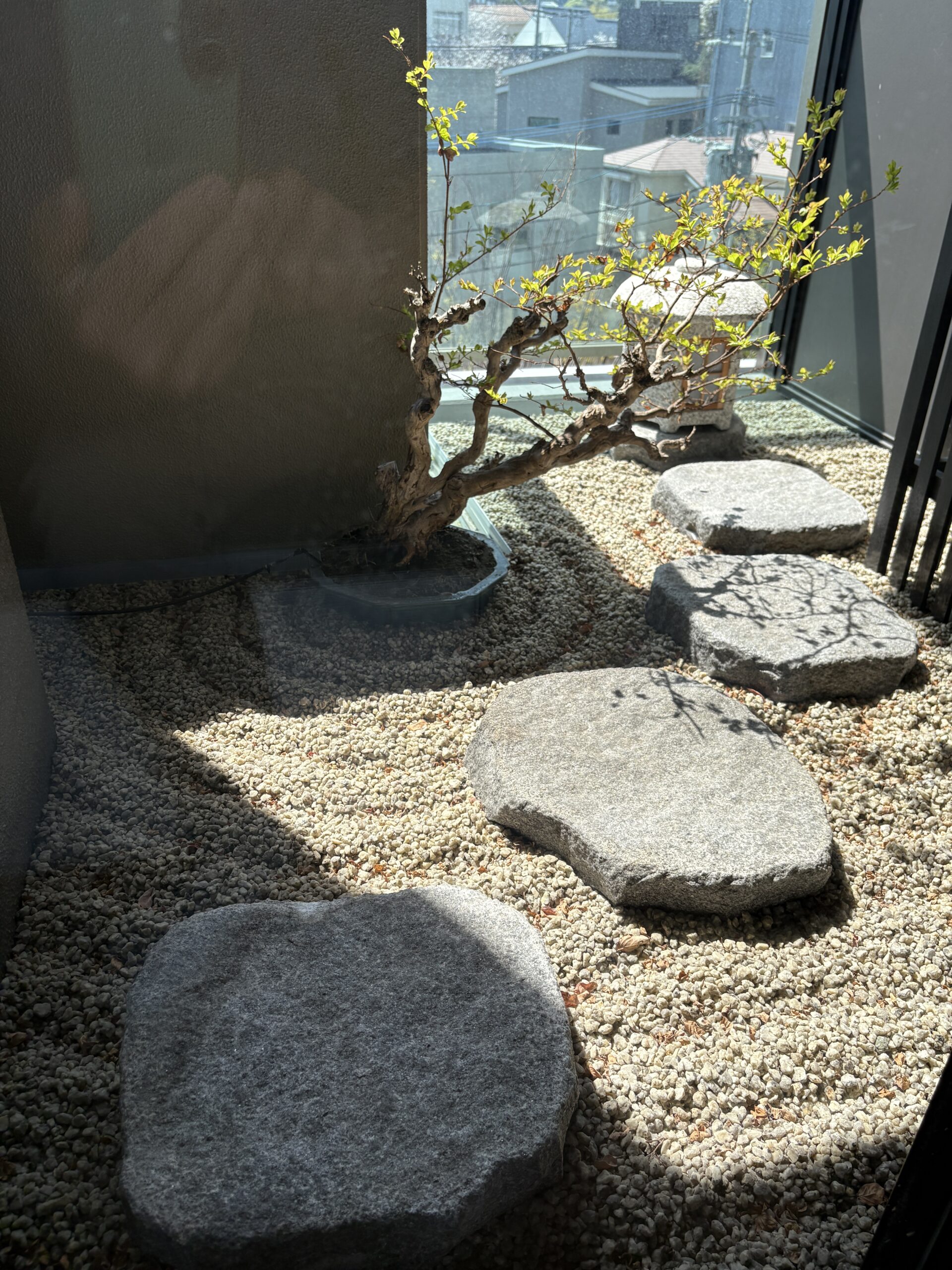 石灯籠と飛び石のディテール